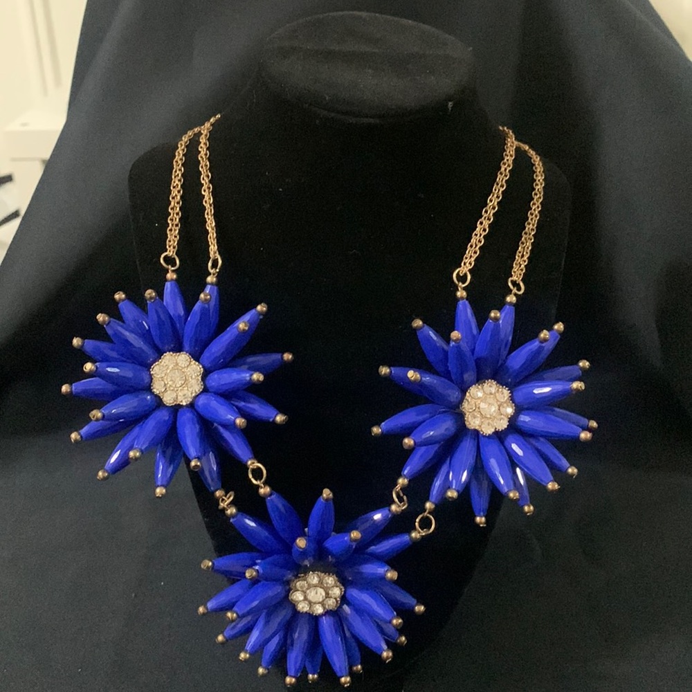 Blue flower necklace